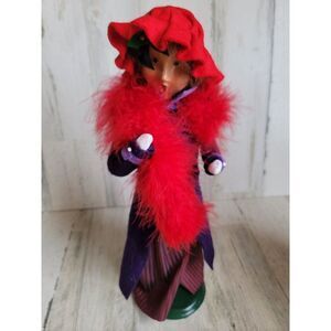 Byers Choice Lady singer red boa Christmas carolers Xmas figure